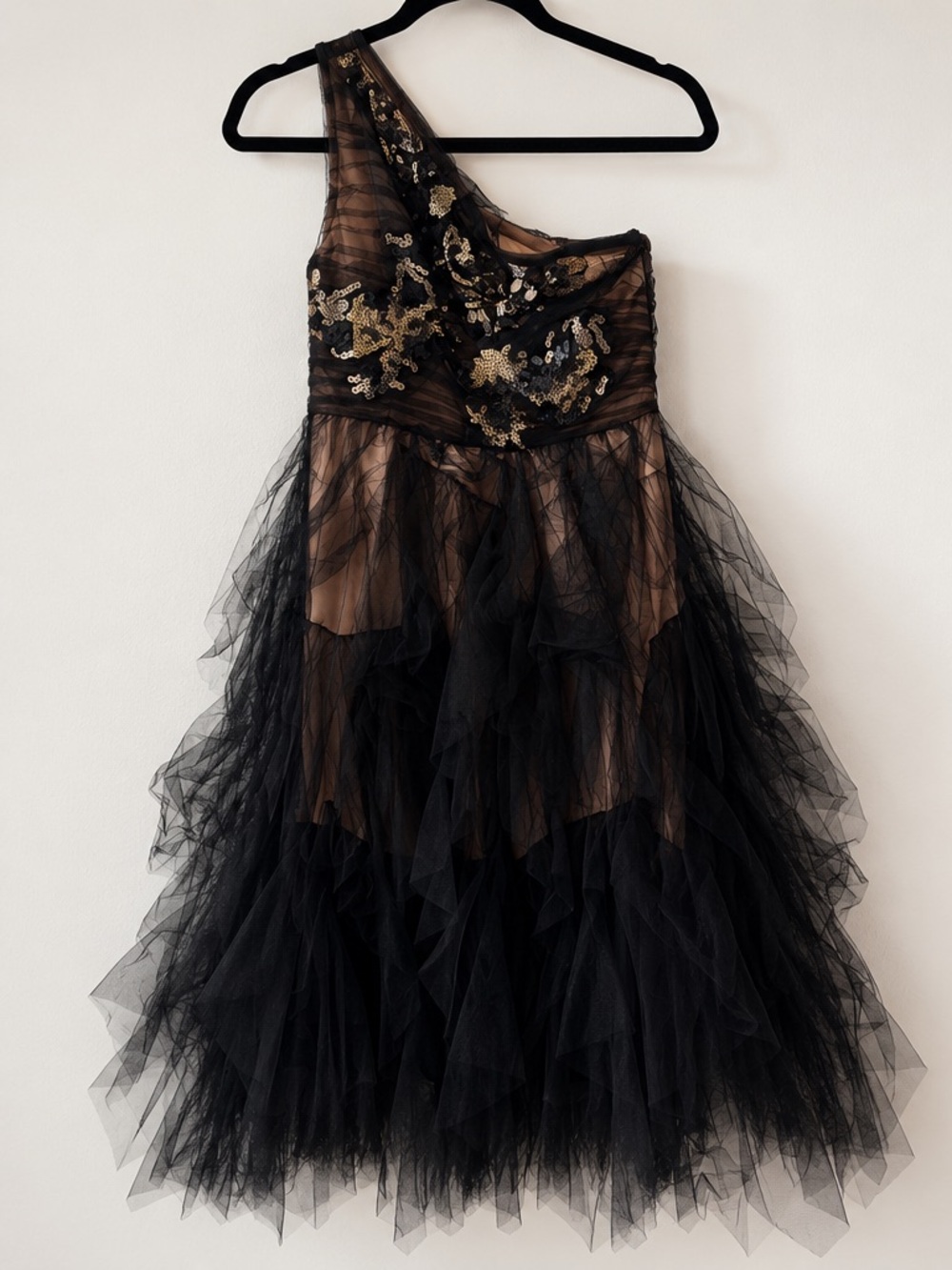 BCBGMaxAzria Black and Gold One-Shoulder Tulle Cocktail Dress